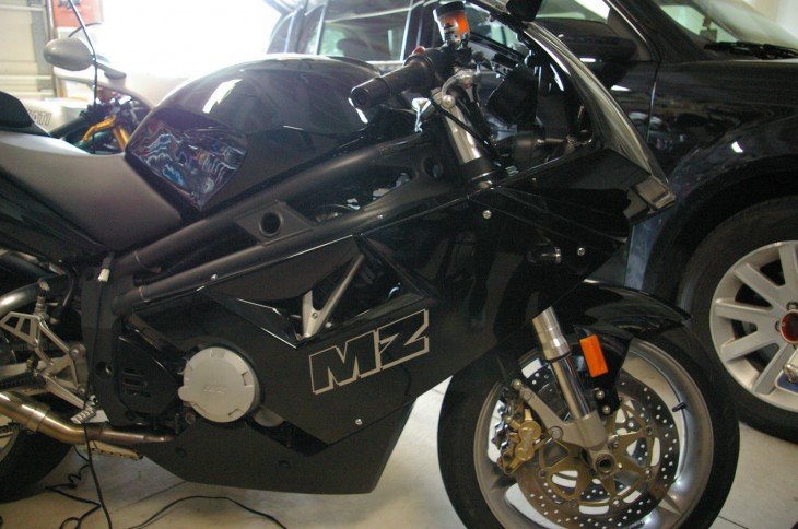 2005 MZ 1000S R Side Garage