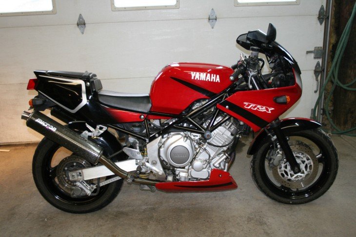 2000 Yamaha TRX850 R Side