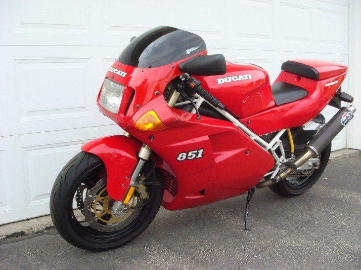 20150331 1992 Ducati 851 left front