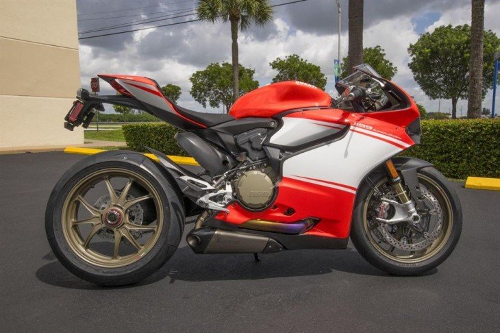 2014 Ducati Superleggera R Side