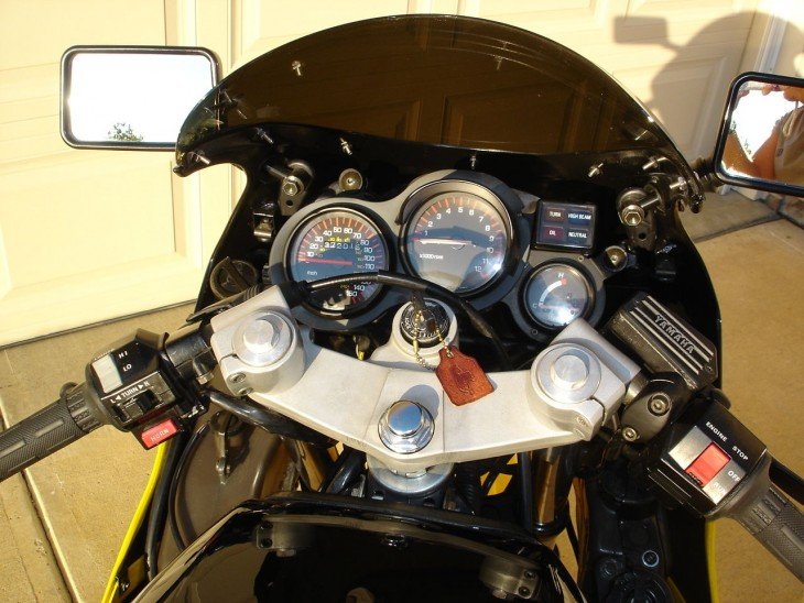 1985 Yamaha RZ500 Cockpit