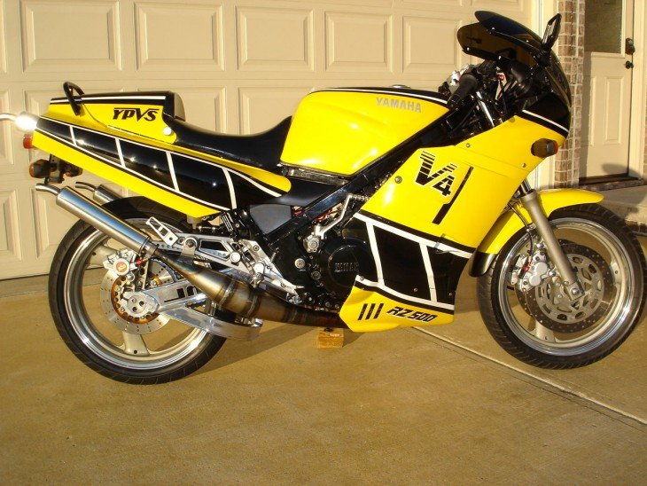 1985 Yamaha RZ500 R Side