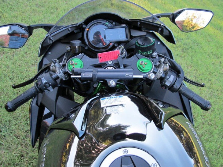 2015 Kawasaki H2 Cockpit