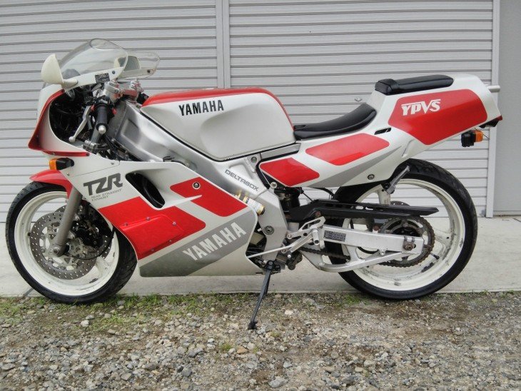 1989 Yamaha TZR250 3MA L Side