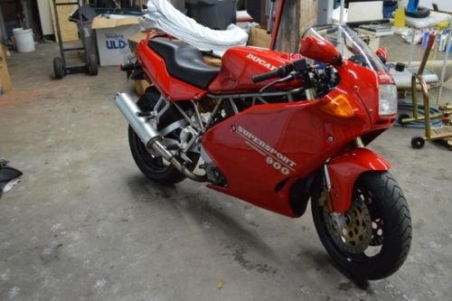 1993 Ducati 900SS R Side Front
