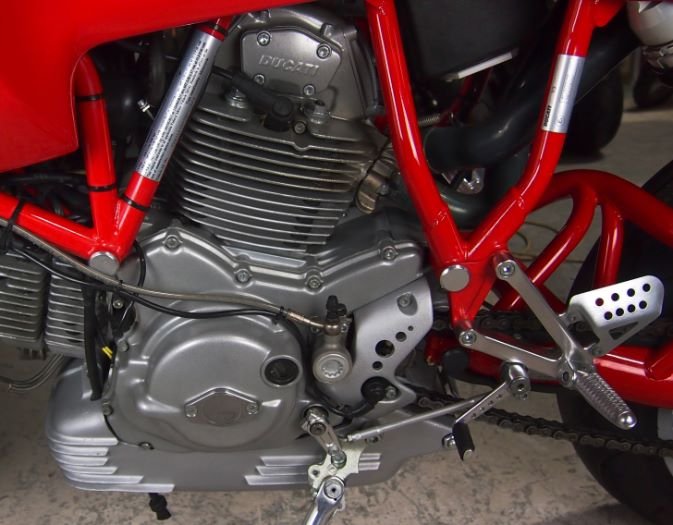 20151223 2000 ducati mh900e left engine