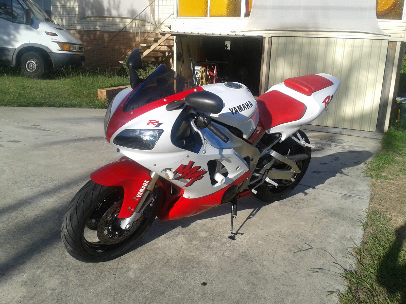 Did we start a trend? Another 1998 1st gen YZF R1 (but in Australia ...