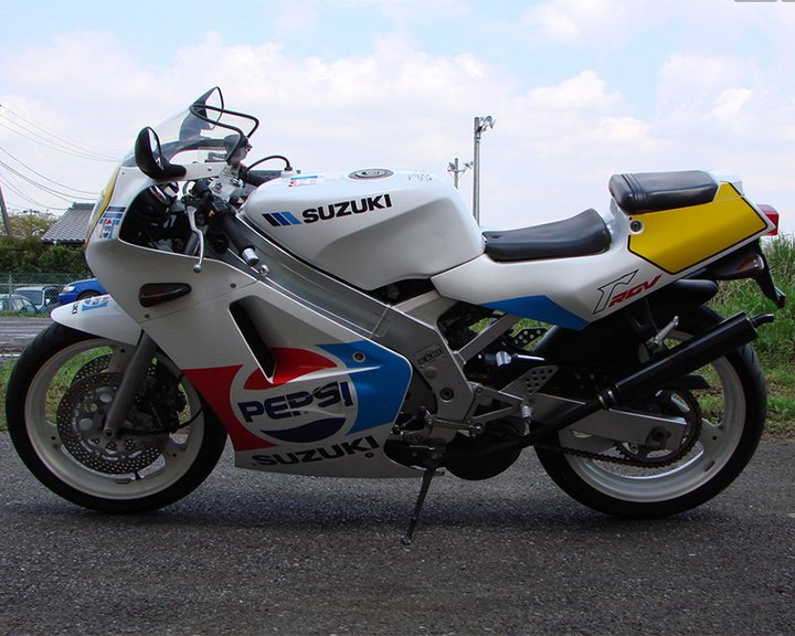 1989 Suzuki RGV250SP L Side