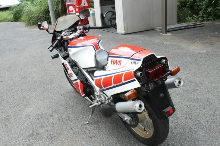 1985-yamaha-rzv500r-l-side-rear