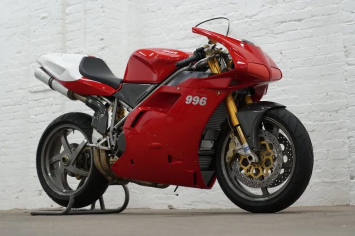 Time Traveler: 2000 Ducati 996 SPS